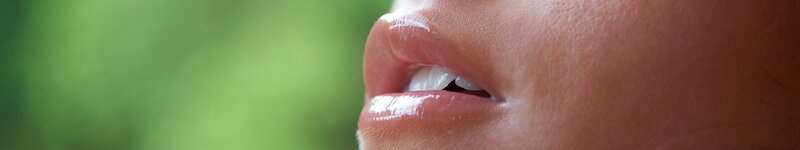 Close-up of Lips — Green, Natural