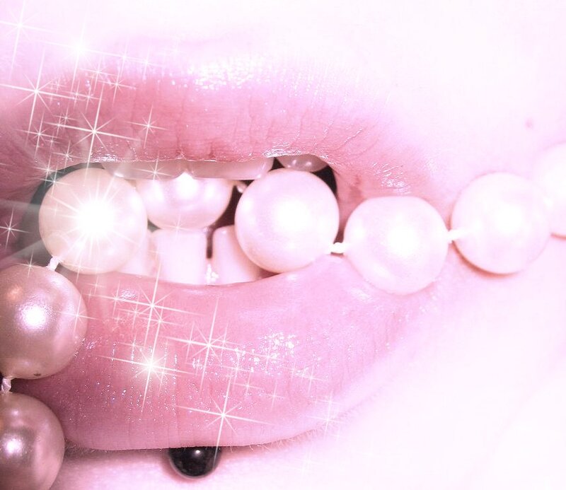 Close-up of Lips with Pearls — Pink
