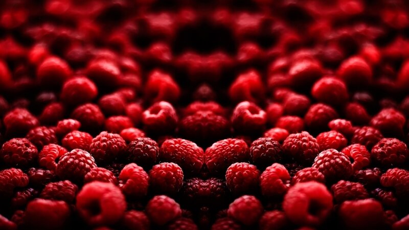 Close-up of Raspberries — Red, Dark, Photograph, Berries, Black