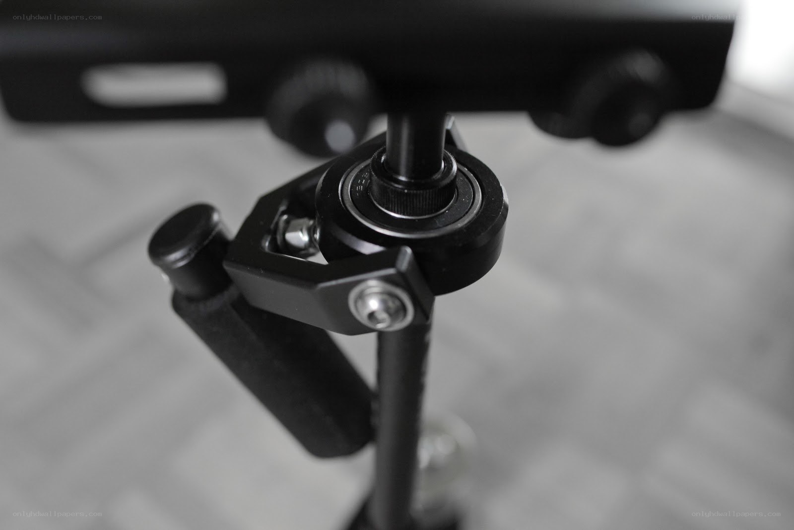 close-up of tripod head