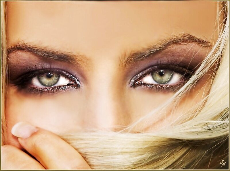 close-up of woman's eyes