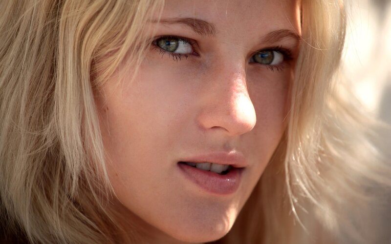 Close-up of Woman's Face — Blonde, Natural