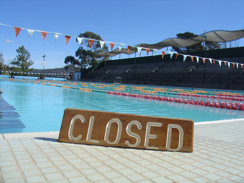 Closed swimming pool