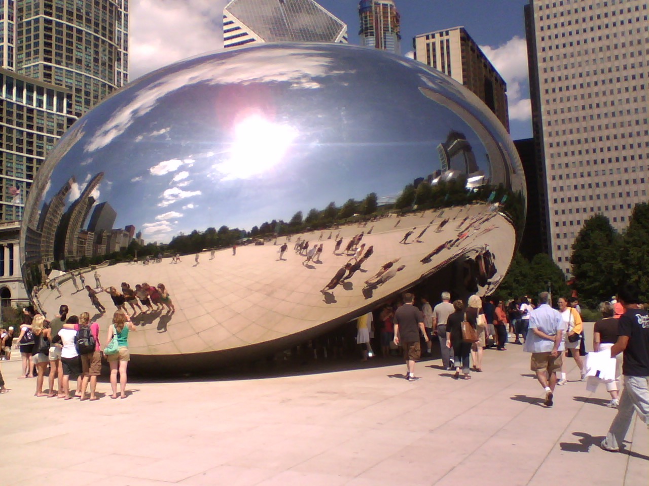 Cloud Gate sculpture in Chicago