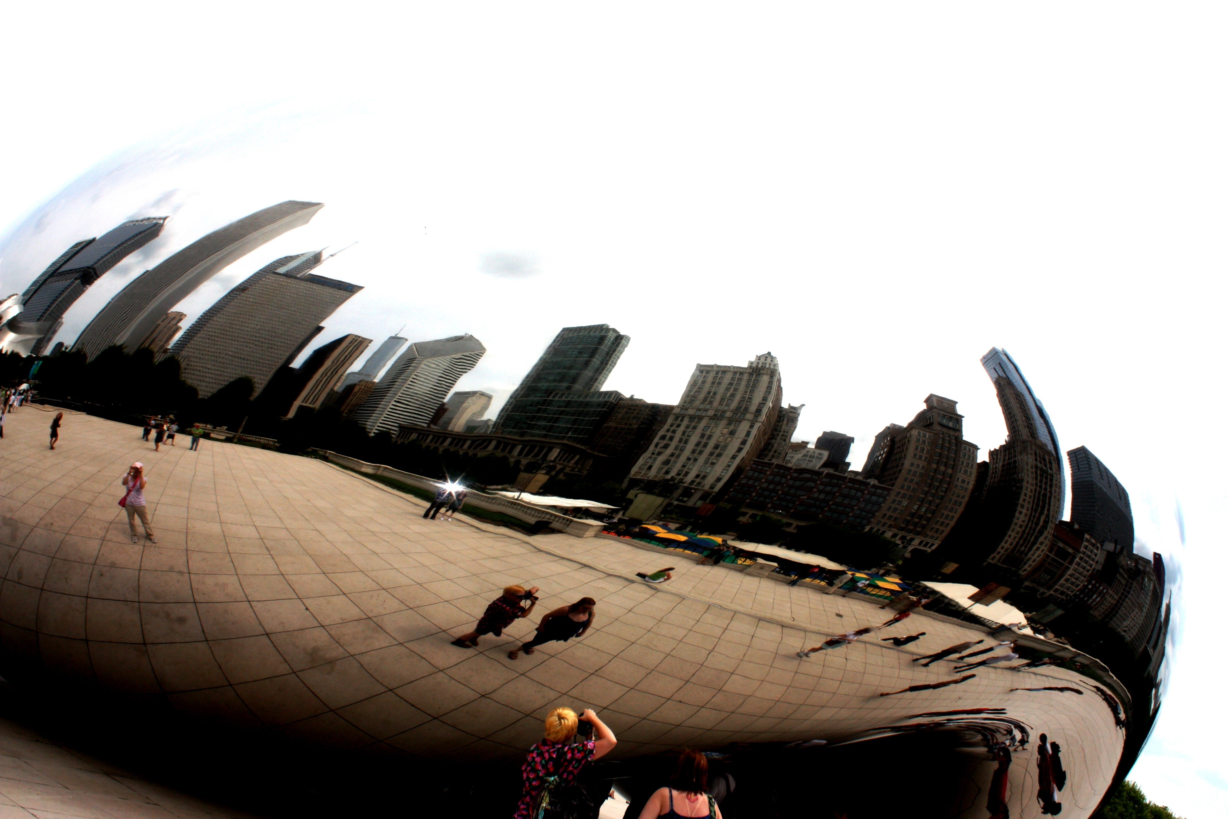 Cloud Gate sculpture in Chicago