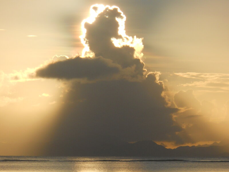 Cloud with Sun Rays — Gold