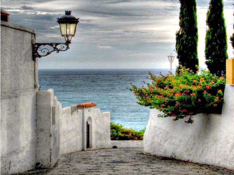 Coastal alley with sea view