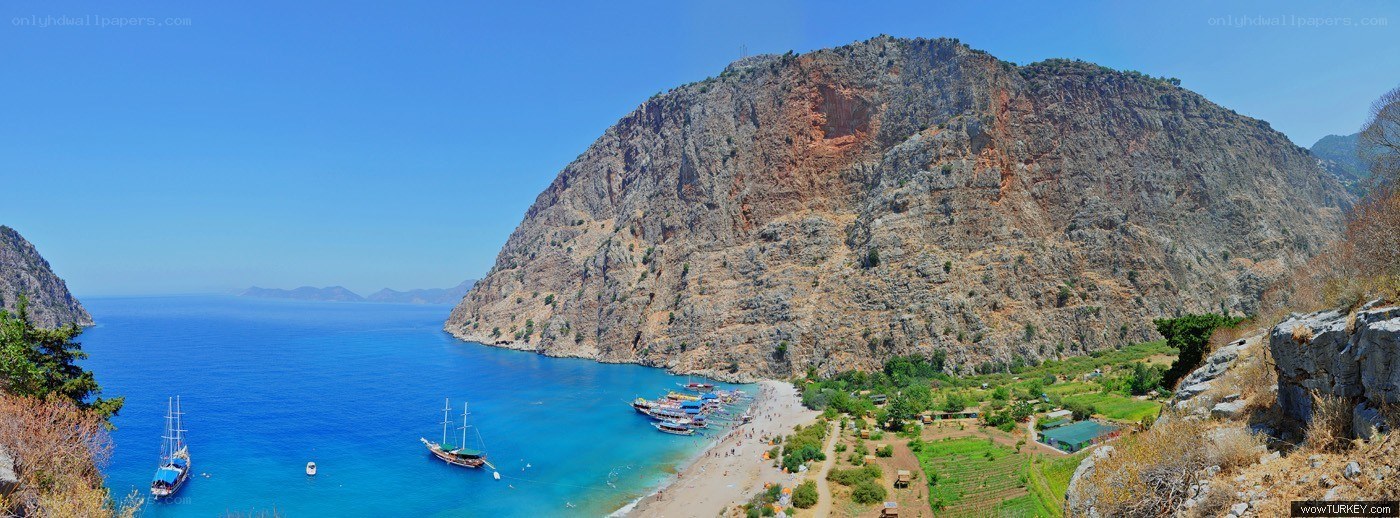coastal bay with rocky cliffs