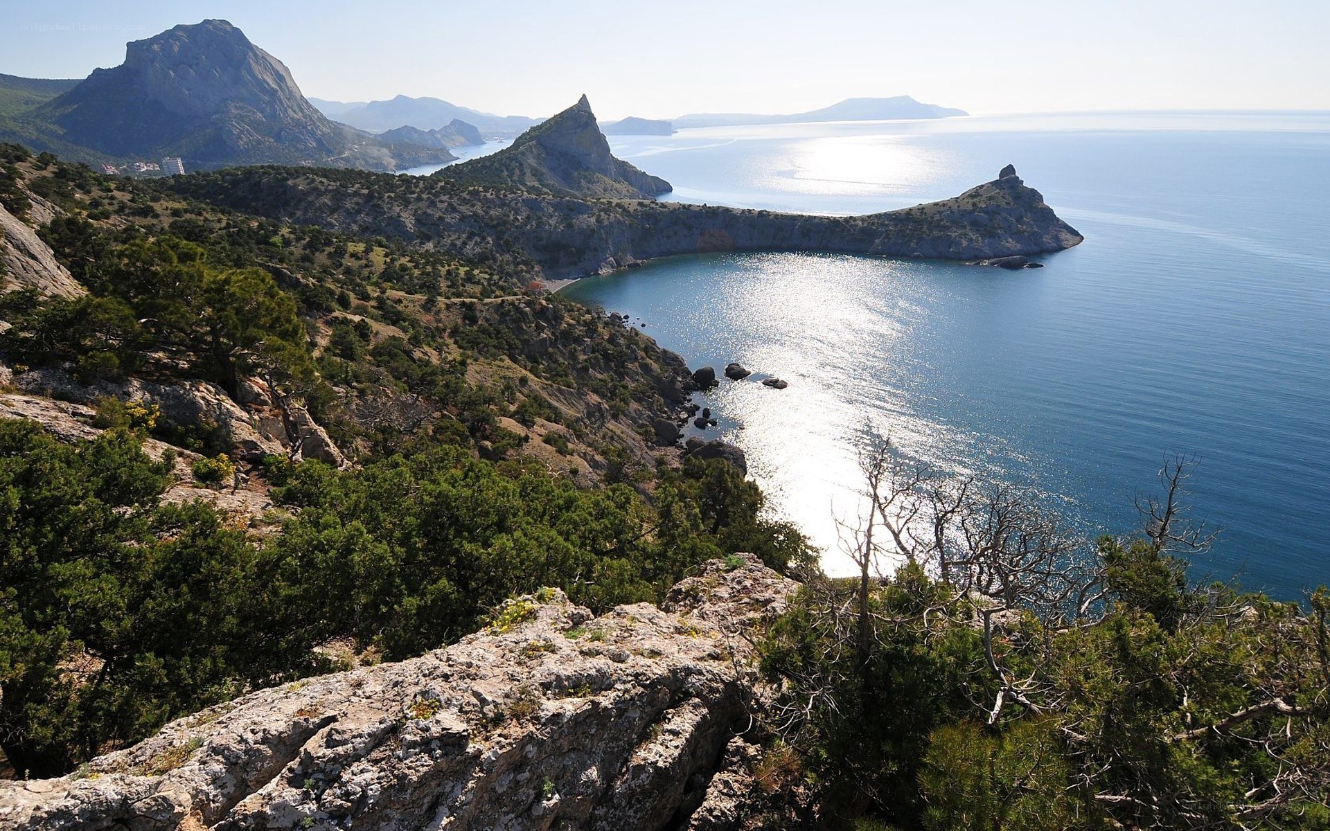 coastal bay with rocky cliffs