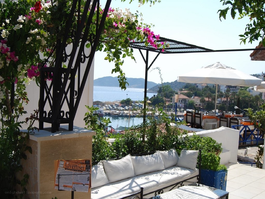 Coastal cafe with sea view