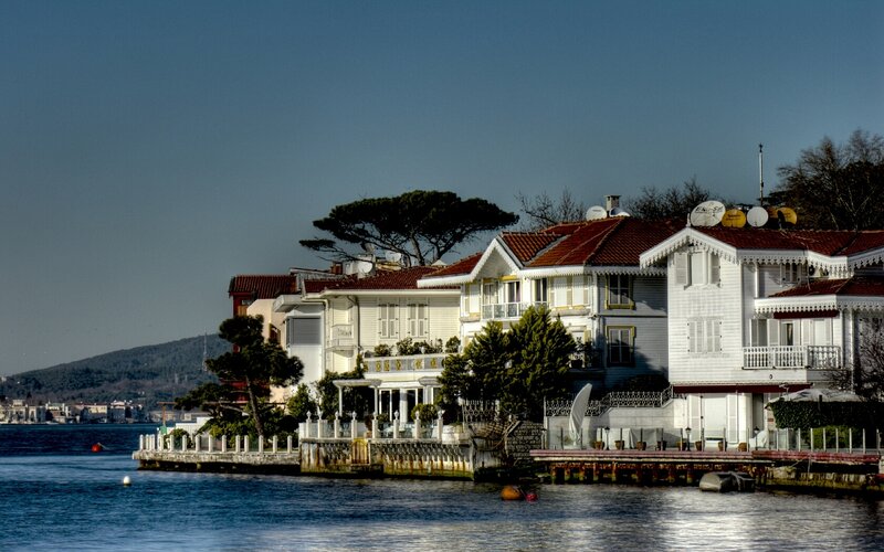 Coastal houses by the water