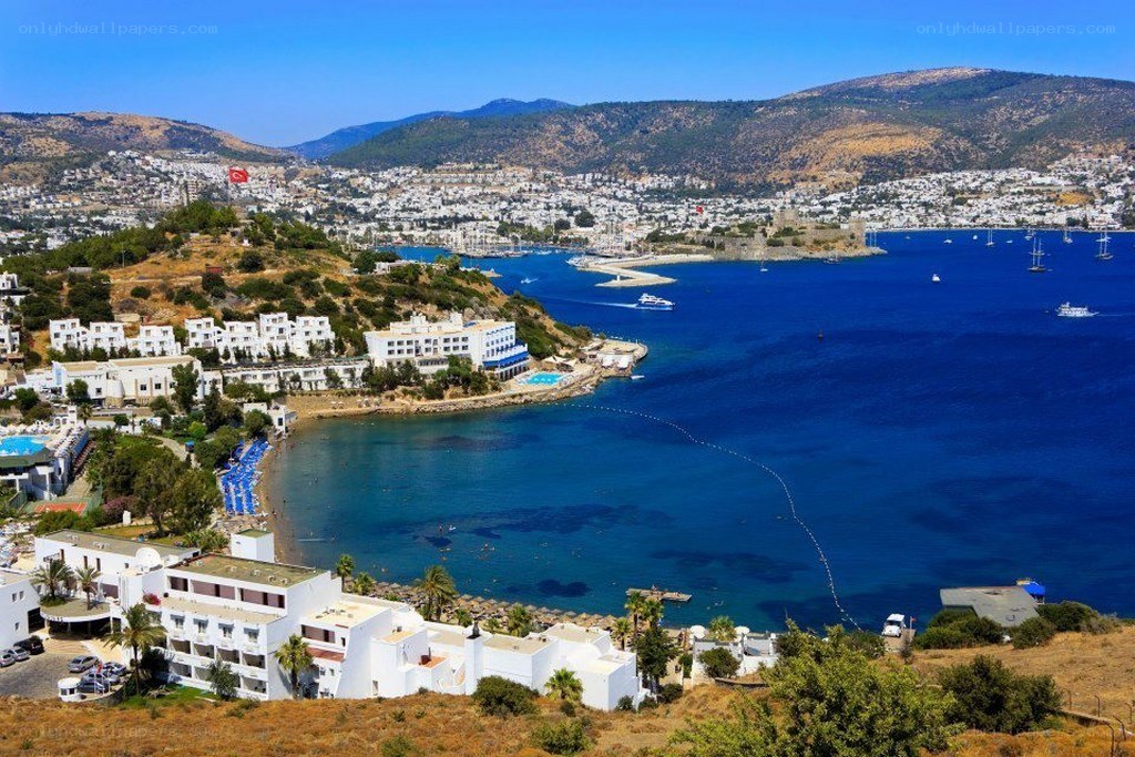 Coastal town with blue bay