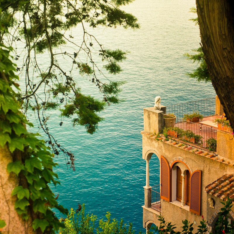Coastal villa overlooking the sea
