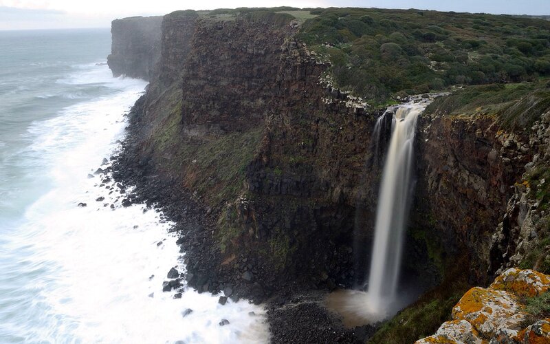 Coastal Waterfall — Green
