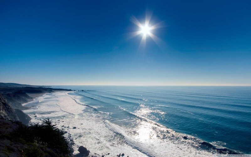 Coastal Waves at Noon — Blue