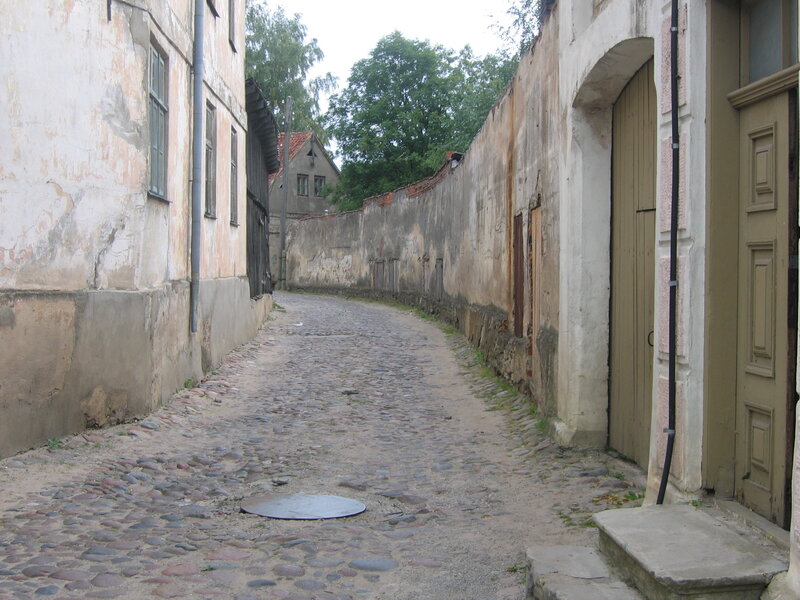 Cobblestone Alleyway — Gray