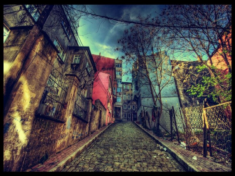 Cobblestone Alleyway — Red