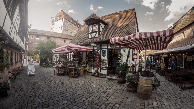 Cobblestone Courtyard Market