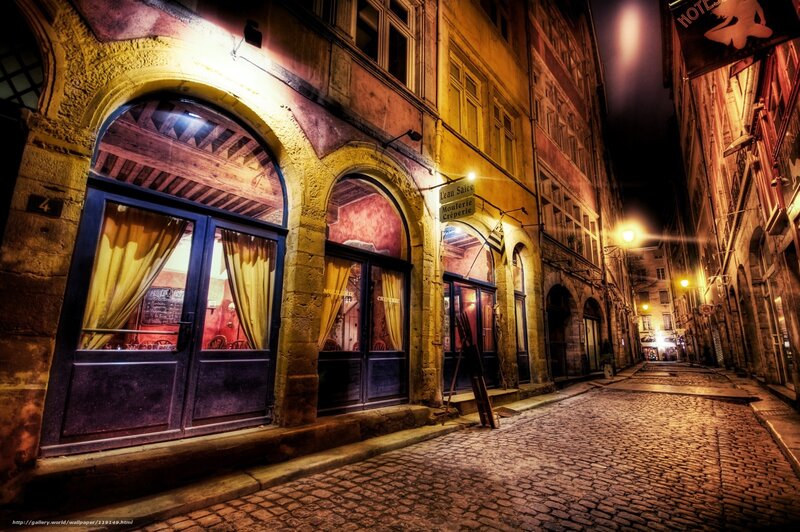 Cobblestone Street at Night — Yellow
