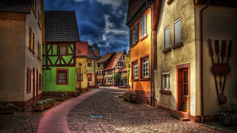 Cobblestone Street in Town — Brown