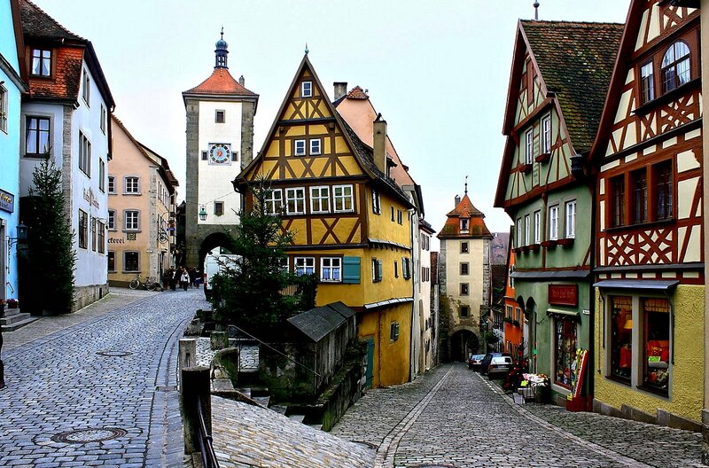Cobblestone Street in Town — Yellow