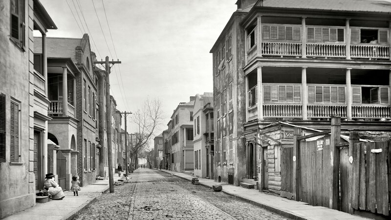 Cobblestone Street with Buildings — Black