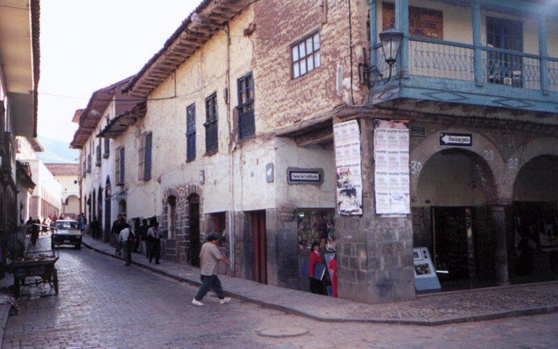 Cobblestone Street with Colonial Buildings — Brown