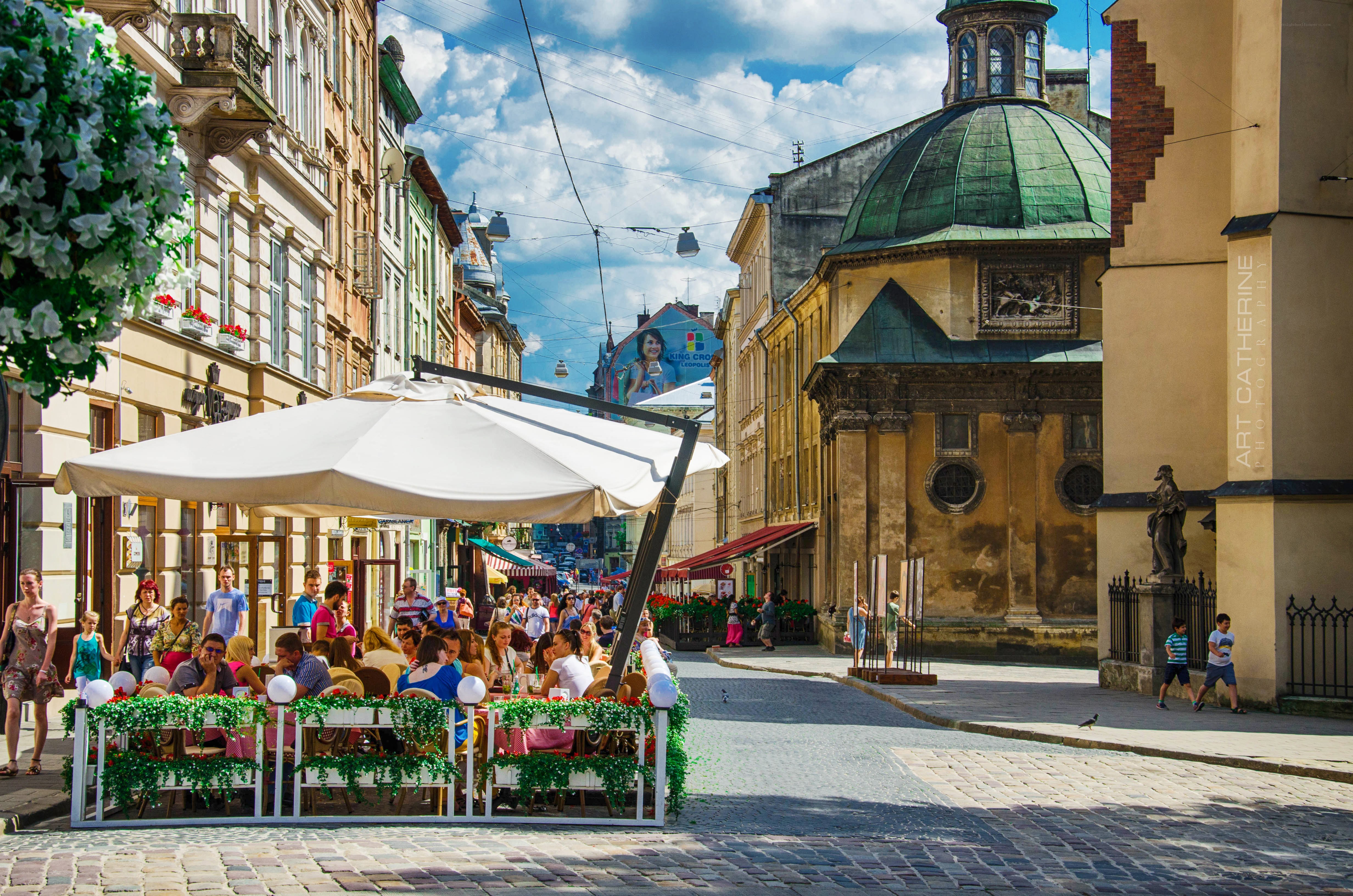 Cobblestone street with outdoor cafe