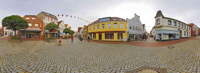 Cobblestone Town Square — Yellow, Calm
