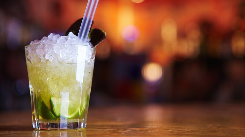 Cocktail in Glass — Yellow