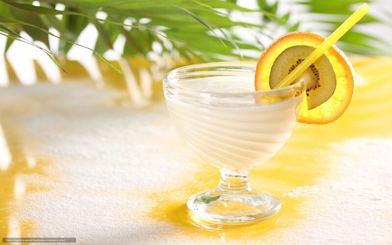 Cocktail with Fruit Garnish — Yellow