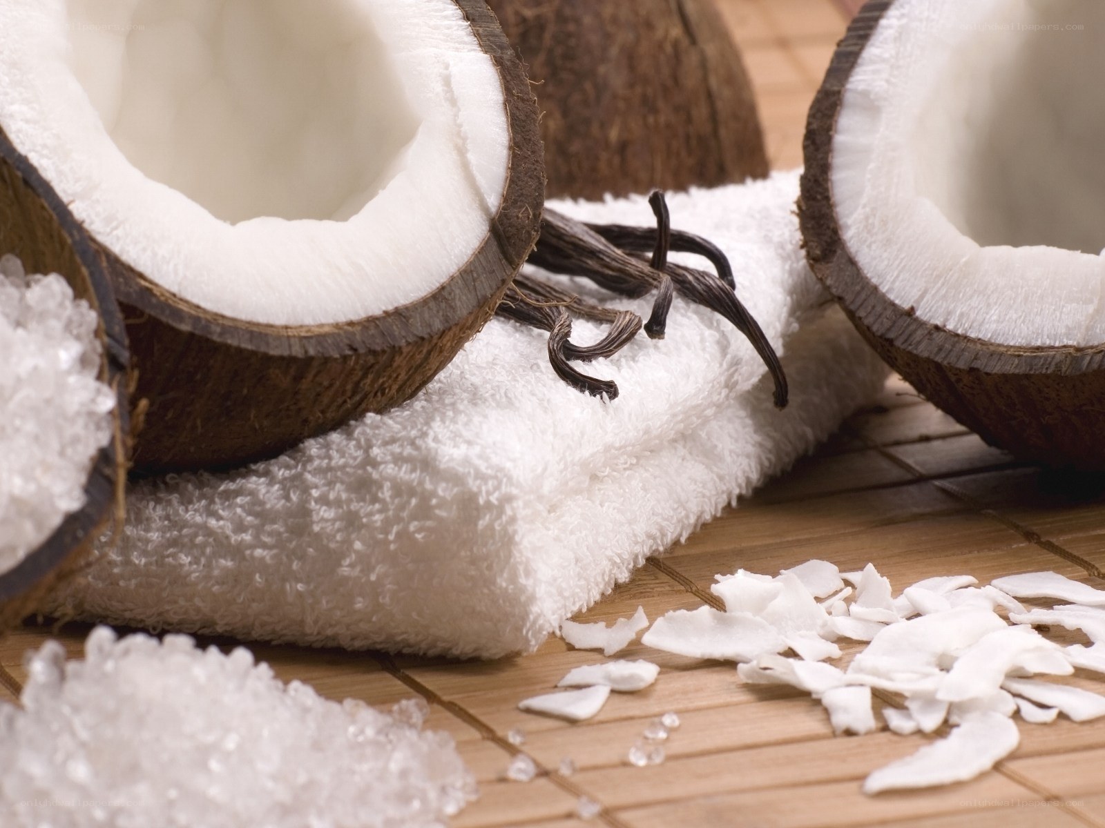 coconut and vanilla spa ingredients