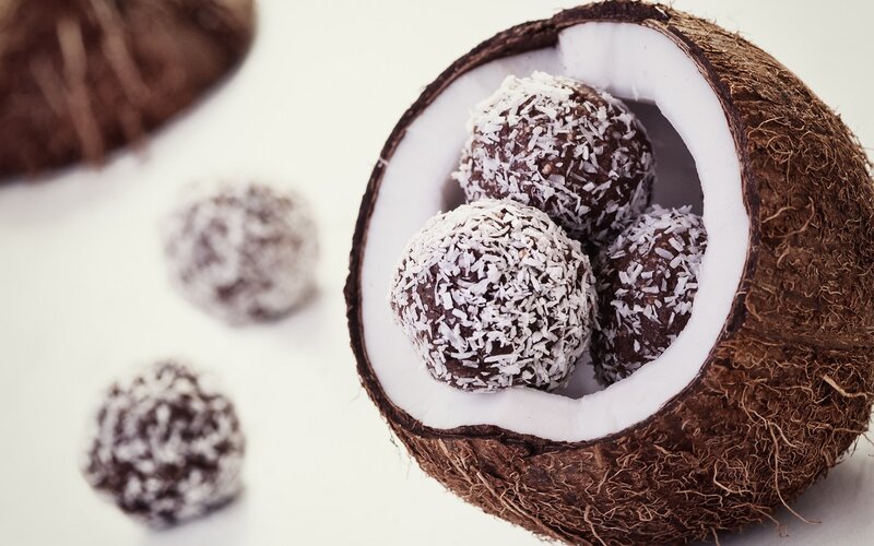 Coconut Balls in Coconut