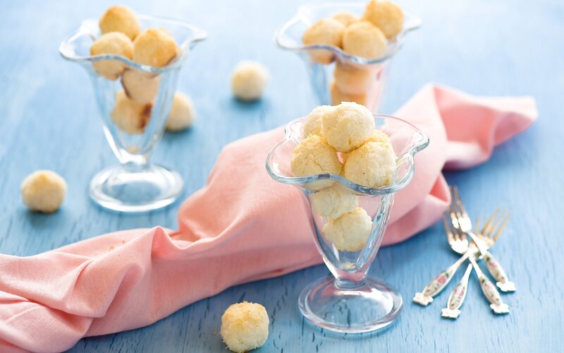 coconut cookies in glass cups
