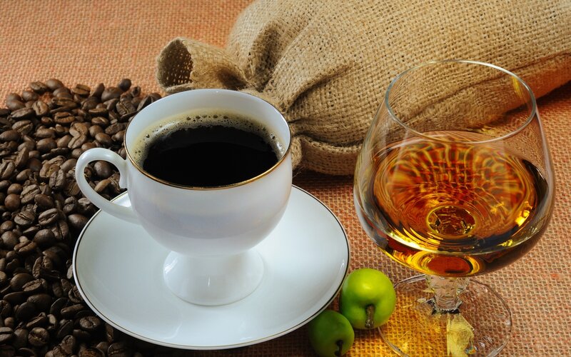 coffee and brandy with apples