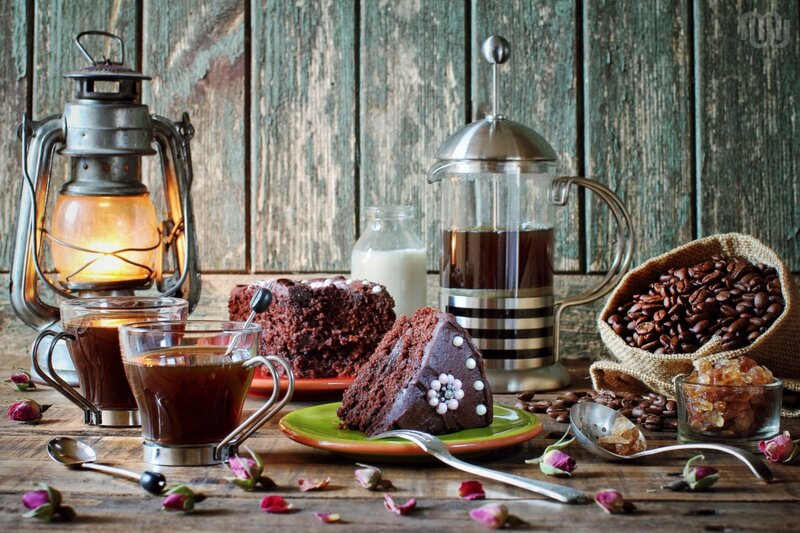 Coffee and chocolate cake setup