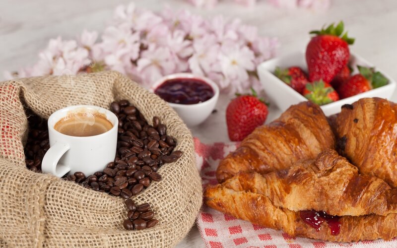 coffee and croissants breakfast