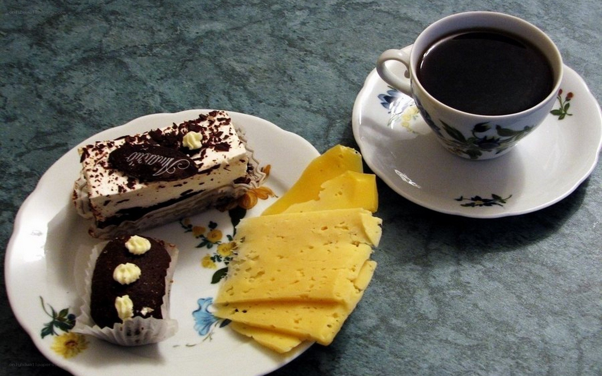 Coffee and dessert plate