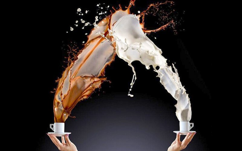 Coffee and Milk Splashing — Black