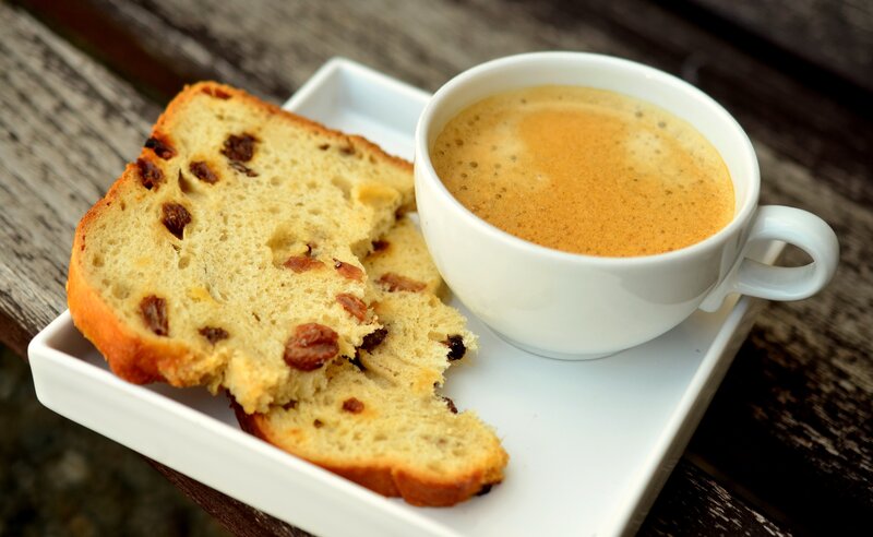 coffee and raisin bread