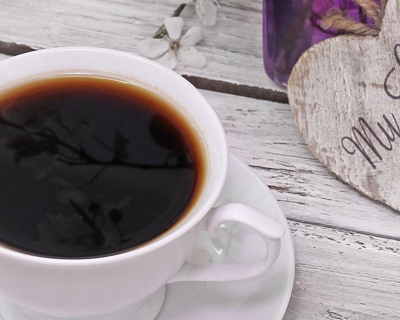 coffee cup on wooden table