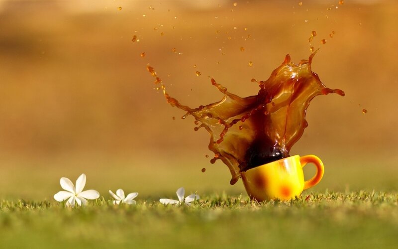 Coffee Cup Splash — Yellow