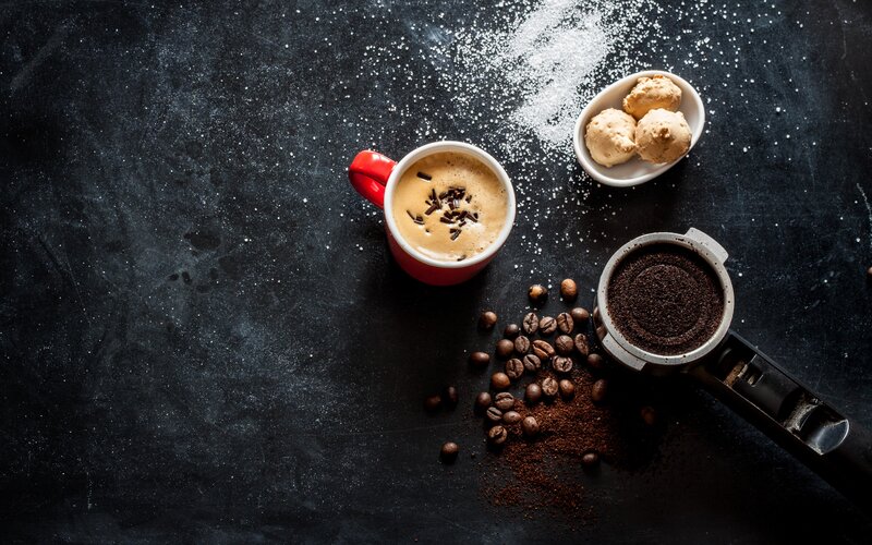 Coffee Cup with Beans — Black