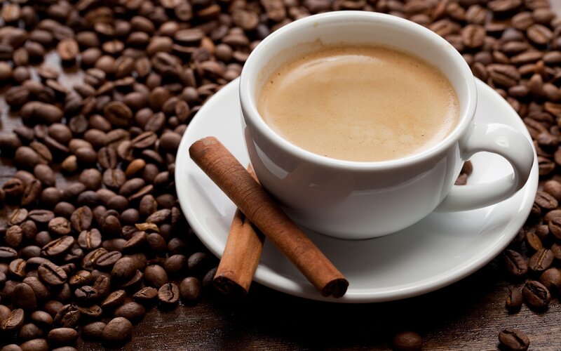 Coffee Cup with Cinnamon Sticks — Brown, Calm
