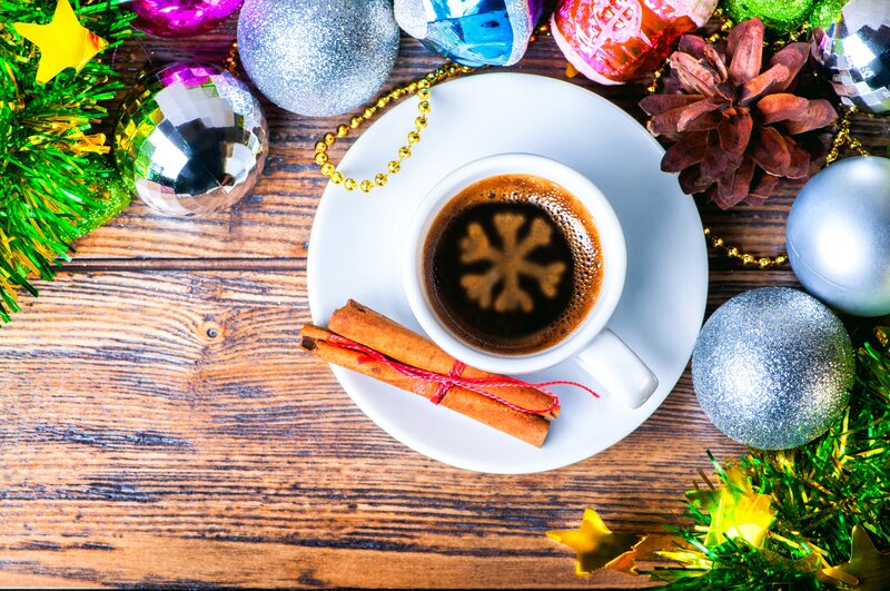 Coffee Cup with Cinnamon Sticks — Brown, Festive