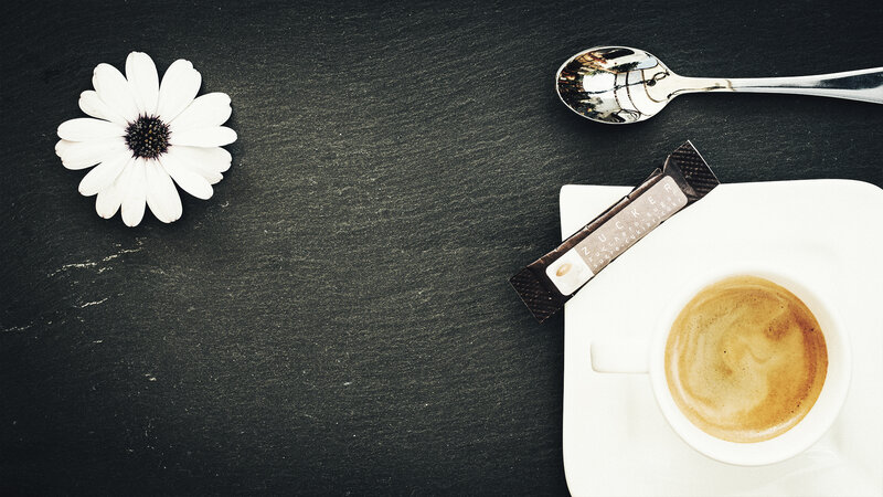 Coffee Cup with Flower — Black