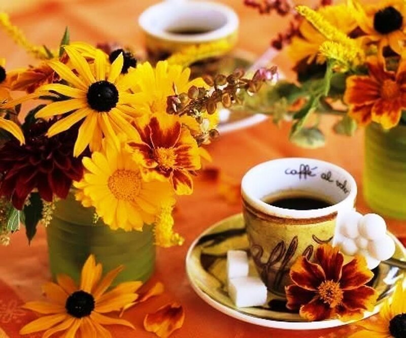 Coffee Cup with Flowers — Yellow