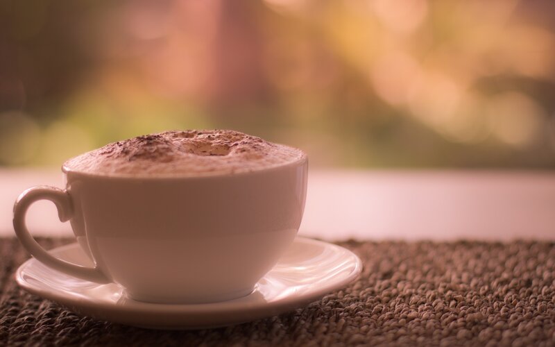 Coffee Cup with Foam — White, Calm