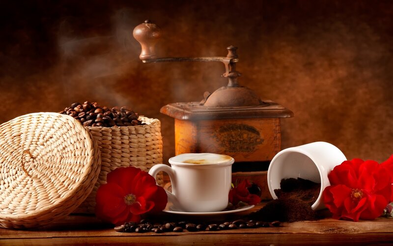Coffee Cup with Grinder — Brown