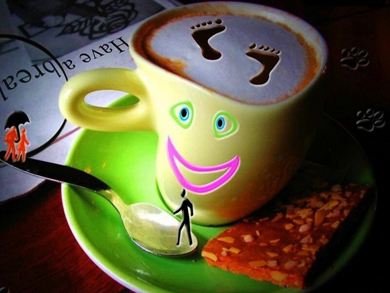 Coffee Cup with Latte Art — Yellow